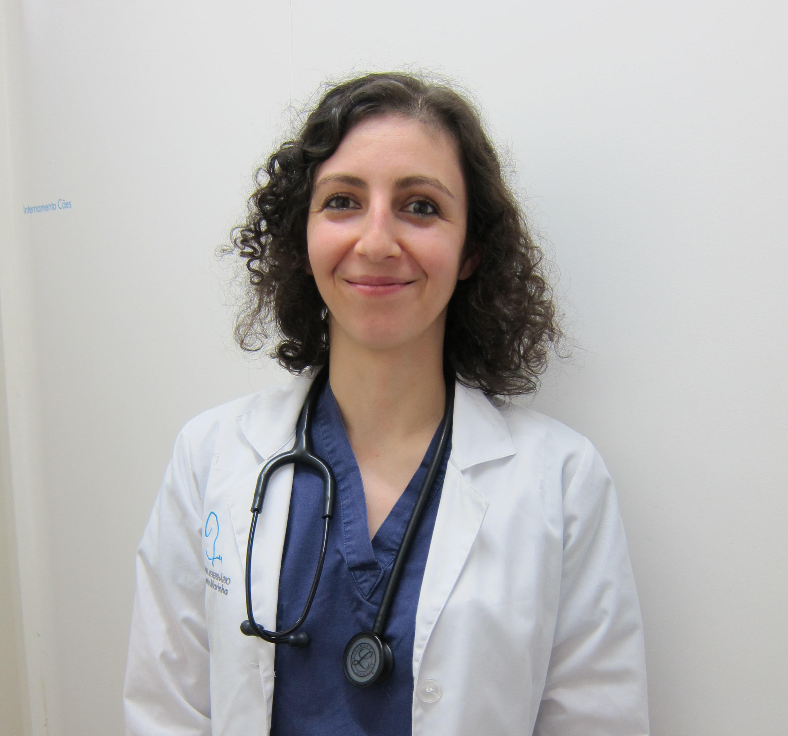 Dr. Manuela Araújo